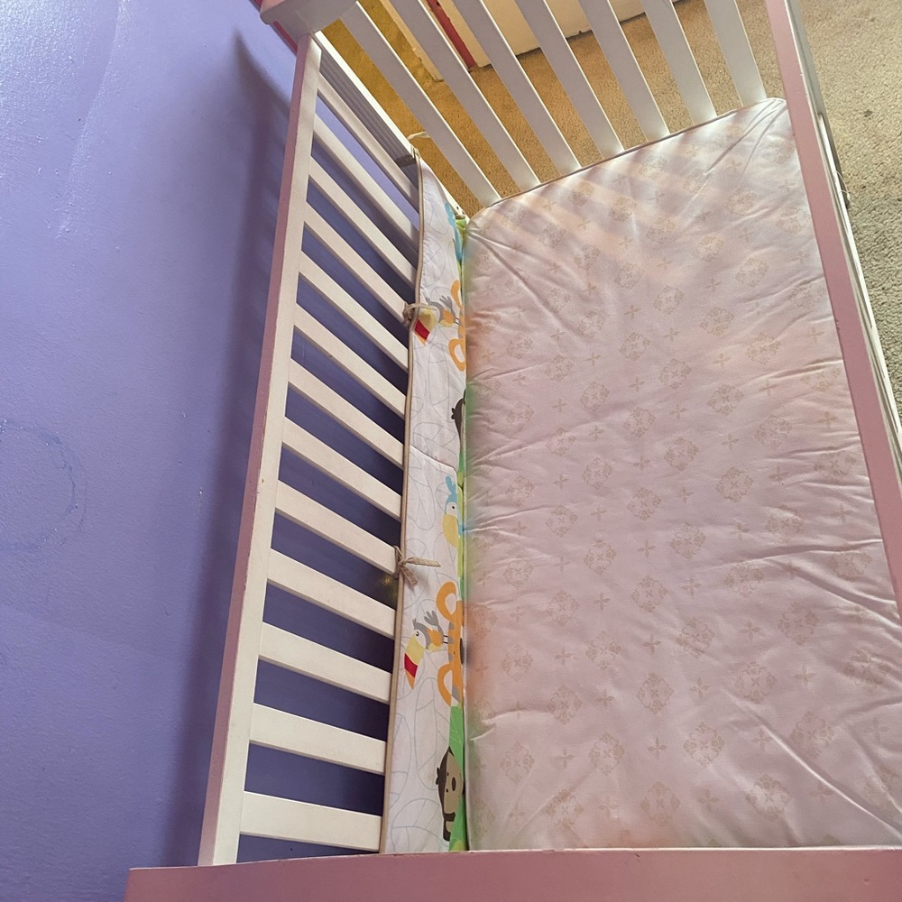 Crib - Picture 4 of 7